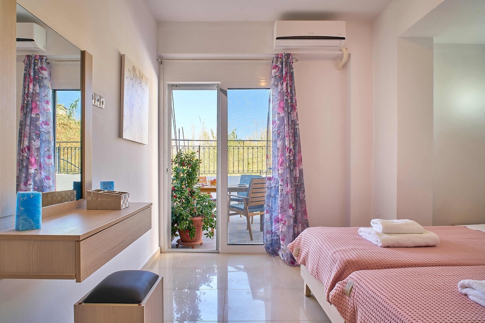 Deluxe Villa, 2 Bedrooms, Balcony photo 1