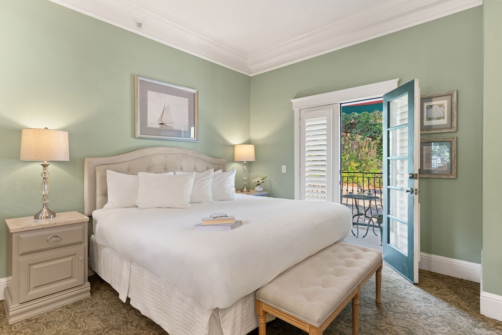 Junior Room, 1 King Bed