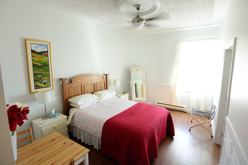 Suite, Private Bathroom (Blanche) photo 3