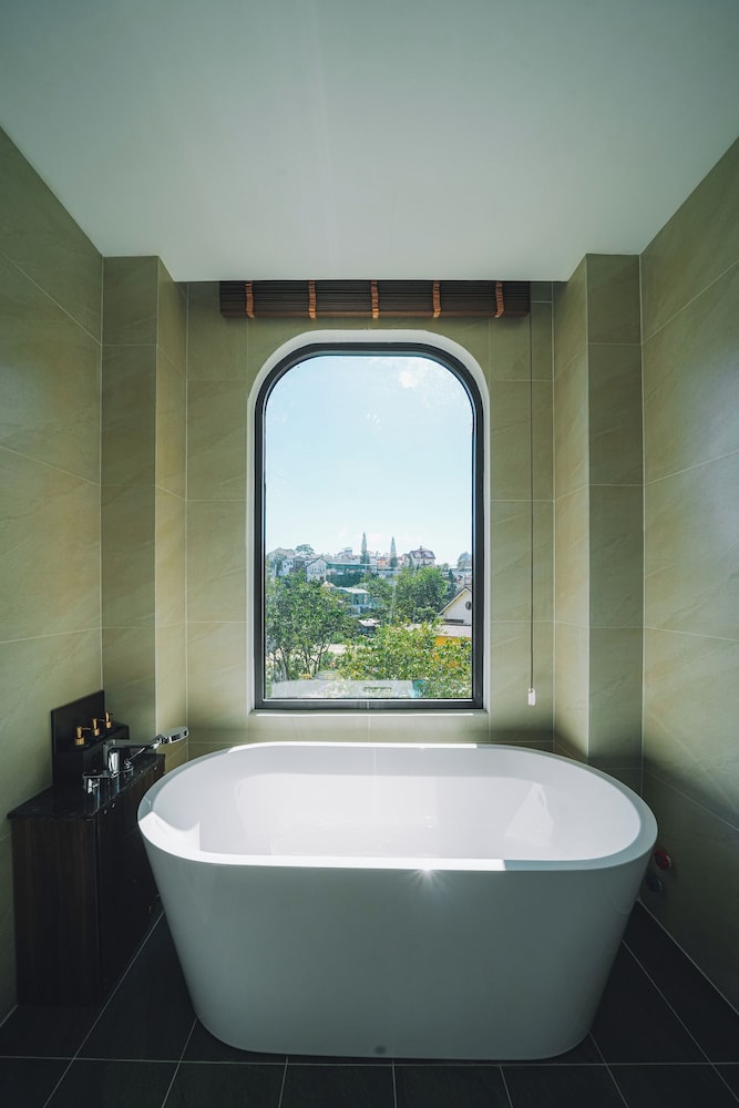 Premium Double Room - Photo 23