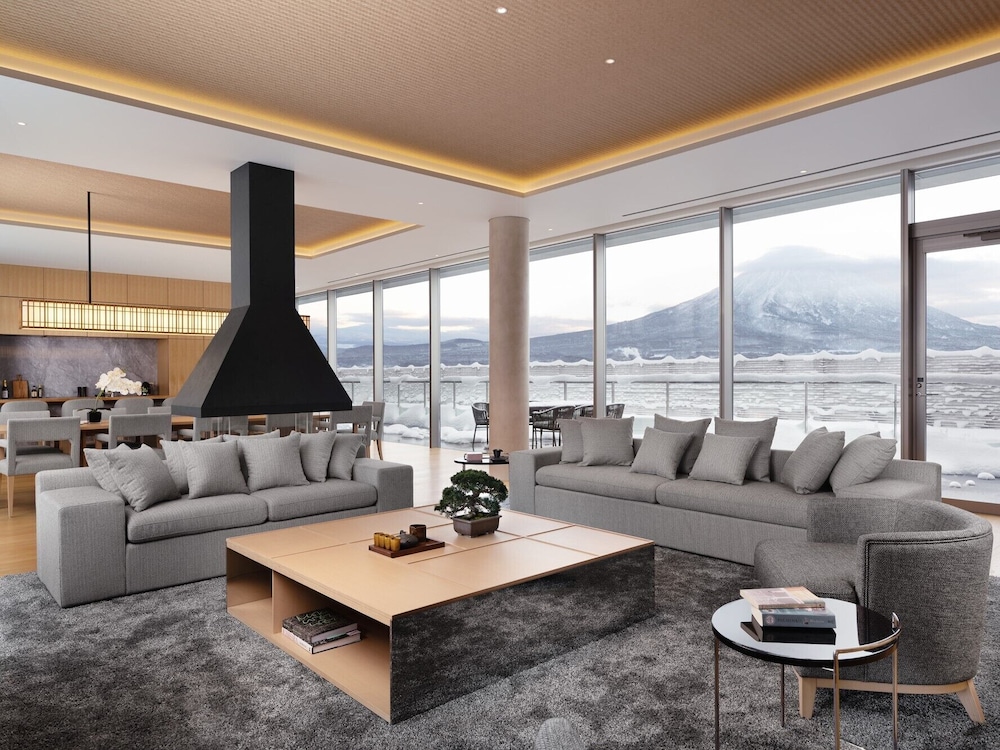 Tsuki Suite - 4 Bedroom Penthouse