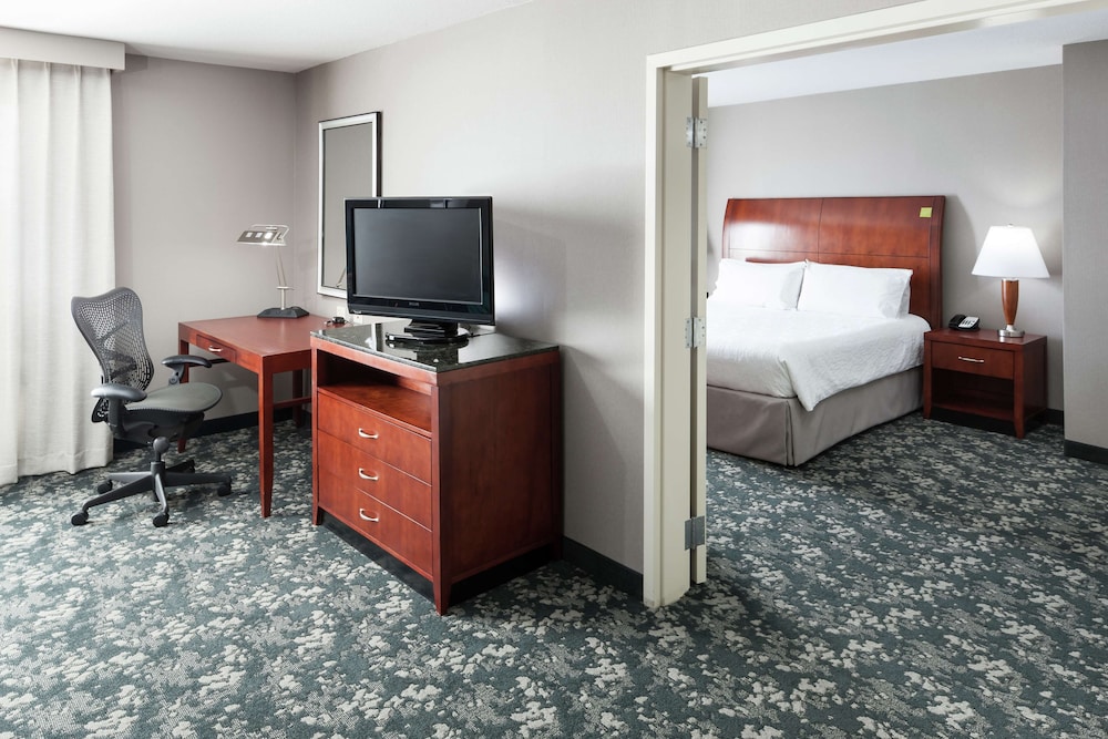 Suite, 1 Bedroom, Accessible (1 King Bed, Roll-in shower) - Photo 2