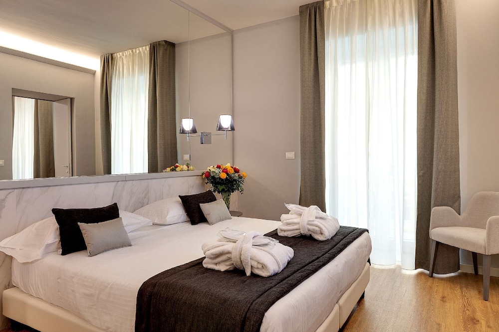 Suite, 1 King Bed, Non Smoking, Jetted Tub (Living Room) - Photo 2