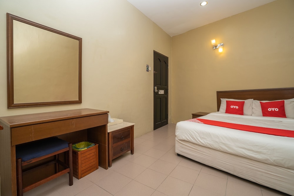 Standard Room, 1 Queen Bed photo 2