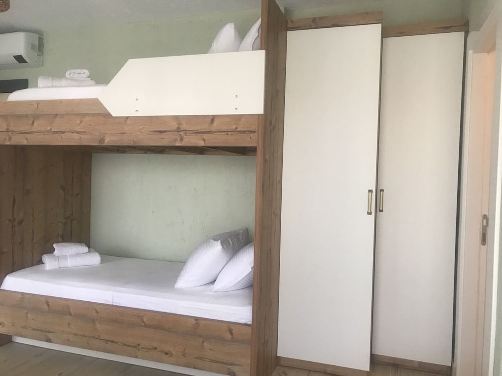 Family Quadruple Room photo 2