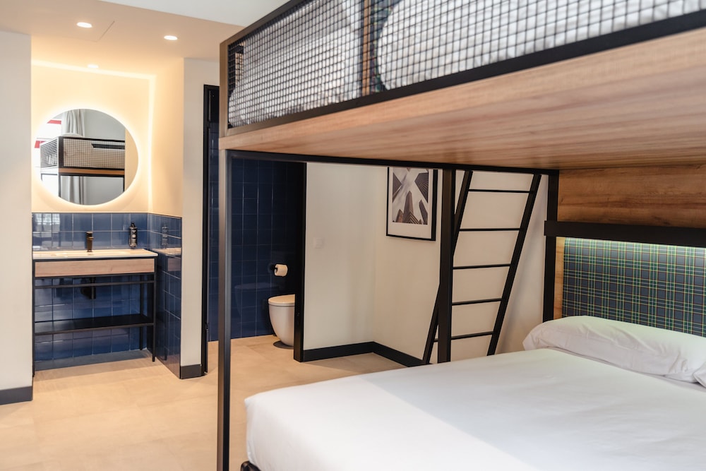 Premium Quadruple Room photo 2
