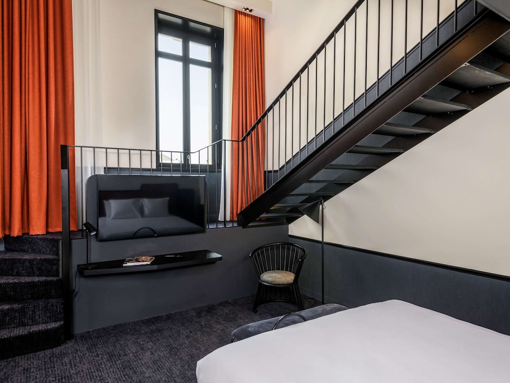 Junior Suite, 1 King Bed - Photo 2