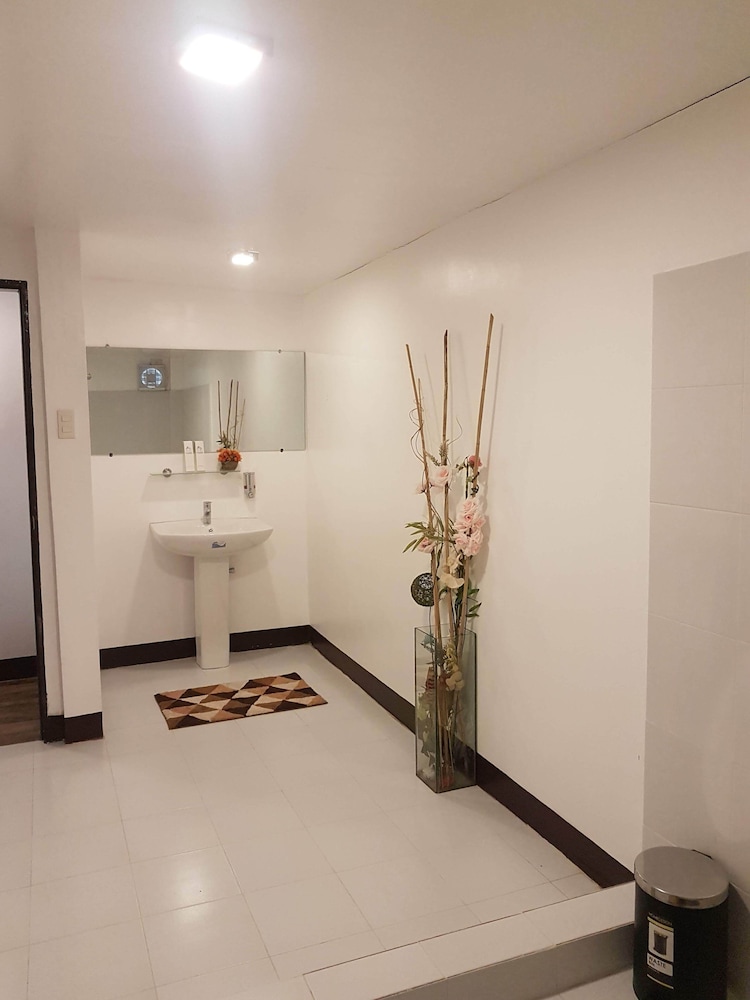 Evangeline Suites for 4 photo 2