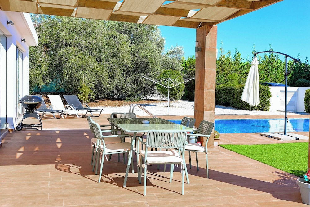Villa (4 Bedrooms) photo 3