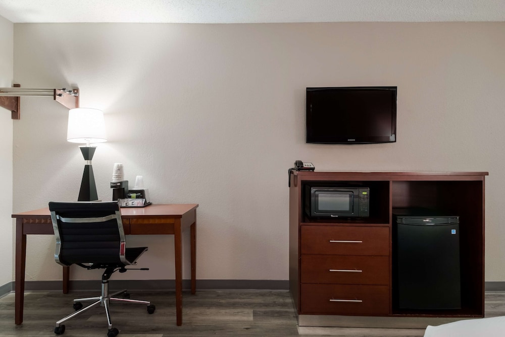 Standard Room, 1 King Bed, Accessible, Non Smoking - Photo 2