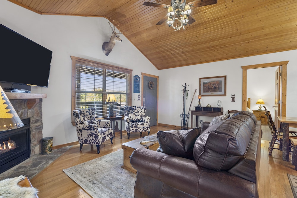 House, Multiple Beds, Balcony, Garden View (Grey Moose Lodge) photo 3