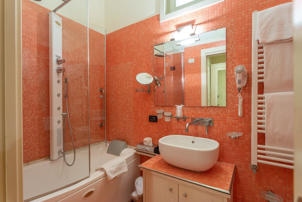 Deluxe Room - Photo 7