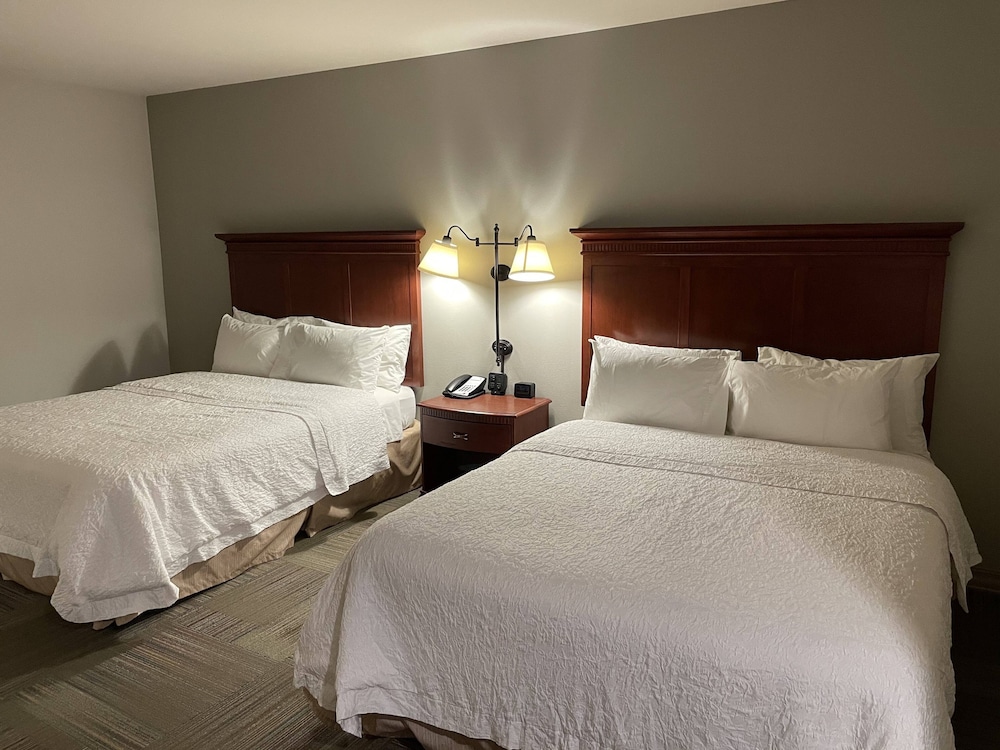 Room, 2 Queen Beds, Accessible, Non Smoking - Photo 1