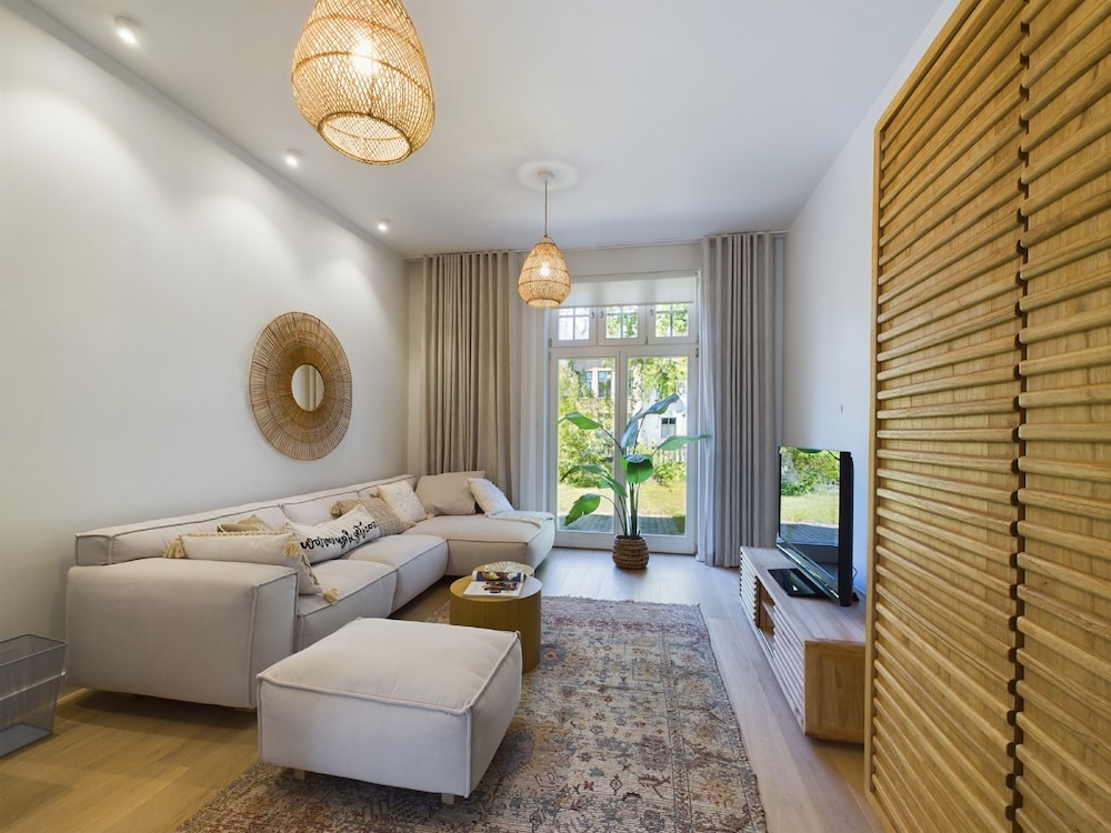 Apartment, 2 Bedrooms, Terrace, Beachside