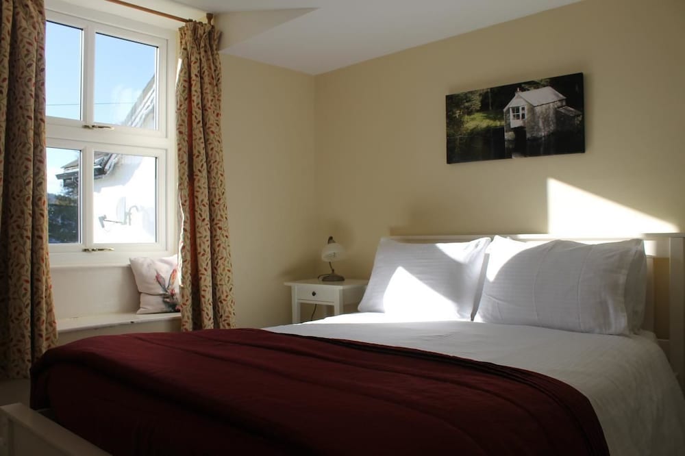 Traditional Double Room, 1 King Bed, Non Smoking, Garden View photo 2