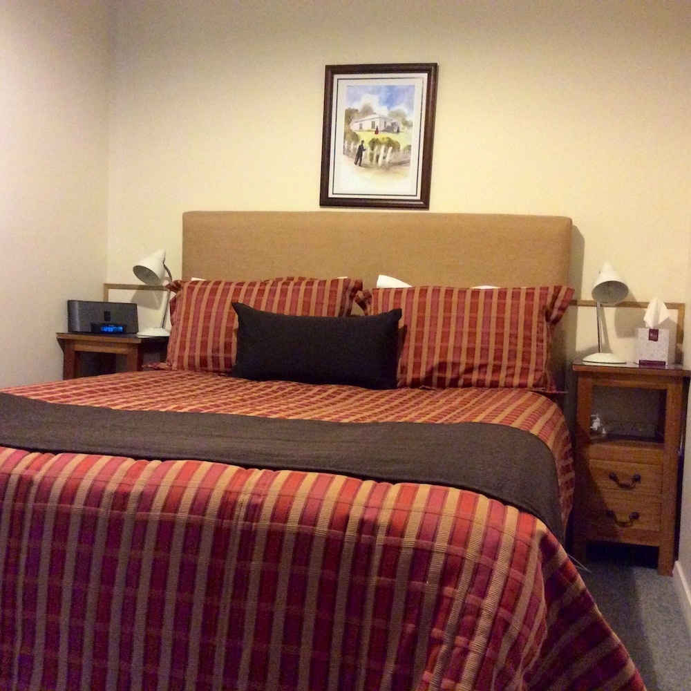 Companion, 2 Bedrooms photo 2