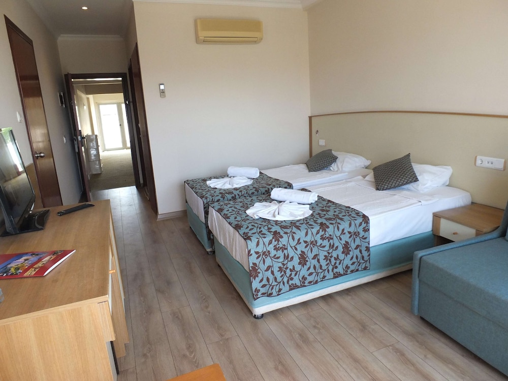 Economy Twin Room photo 1