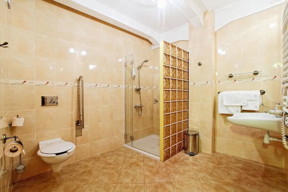 Apartment - Photo 2