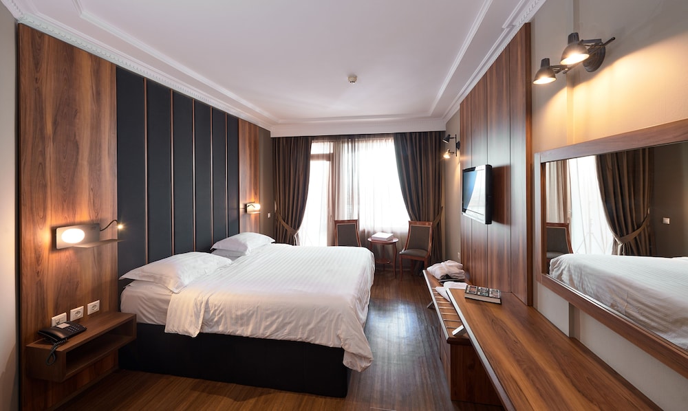 Double or Twin Room, Mountain View