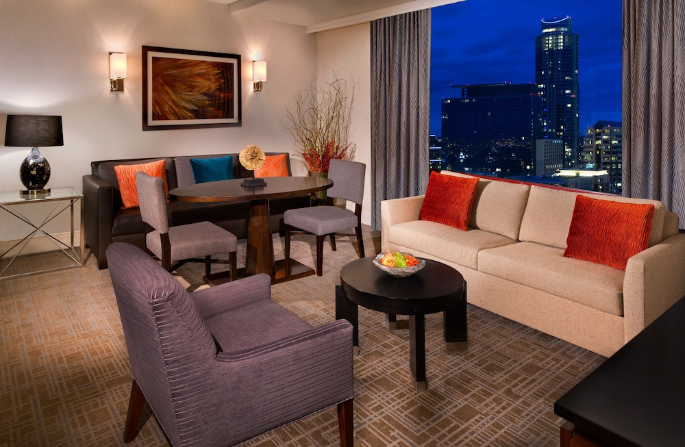 King Suite, Room, 1 Bedroom, Accessible, Bathtub