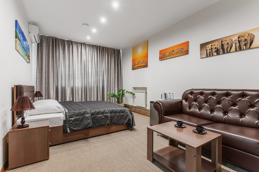 Luxury Suite, 1 Queen Bed, Non Smoking