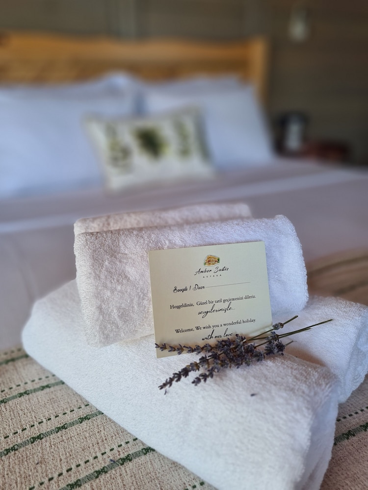 Deluxe Room, 1 Queen Bed, Sea View photo 2