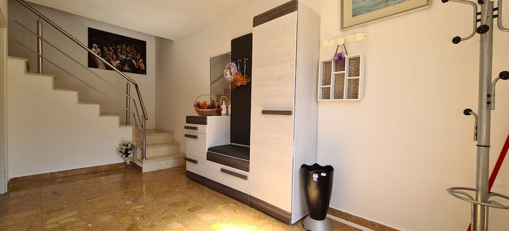 Villa photo 3