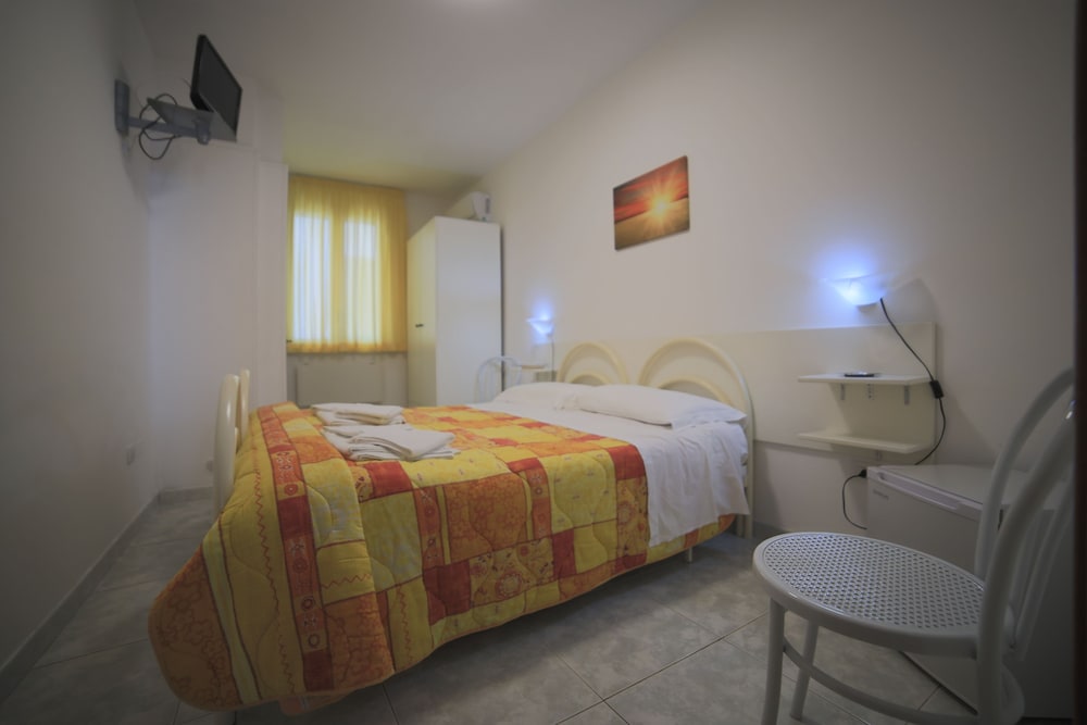 Standard Room, 1 Double Bed photo 2