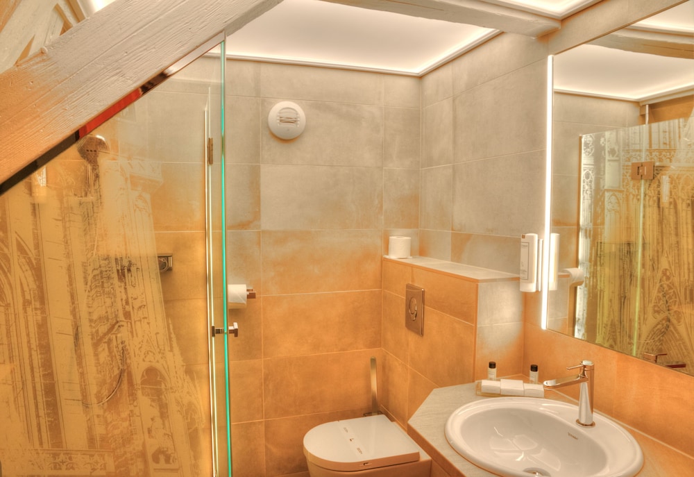 Double Room (Cathedral View) - Photo 30