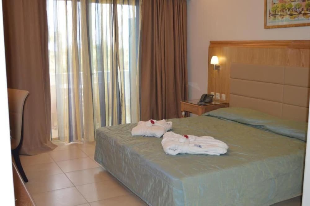Sea View Twin Room - Photo 2