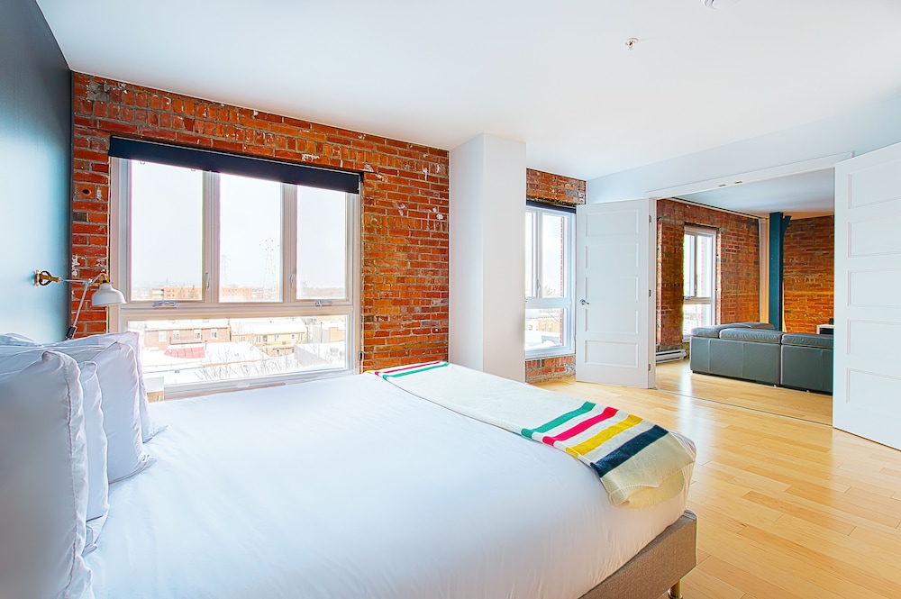 Deluxe Penthouse, 2 Bedrooms (404)