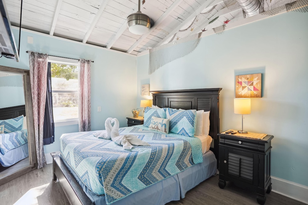 House, Multiple Beds (Beach Life 2) photo 2