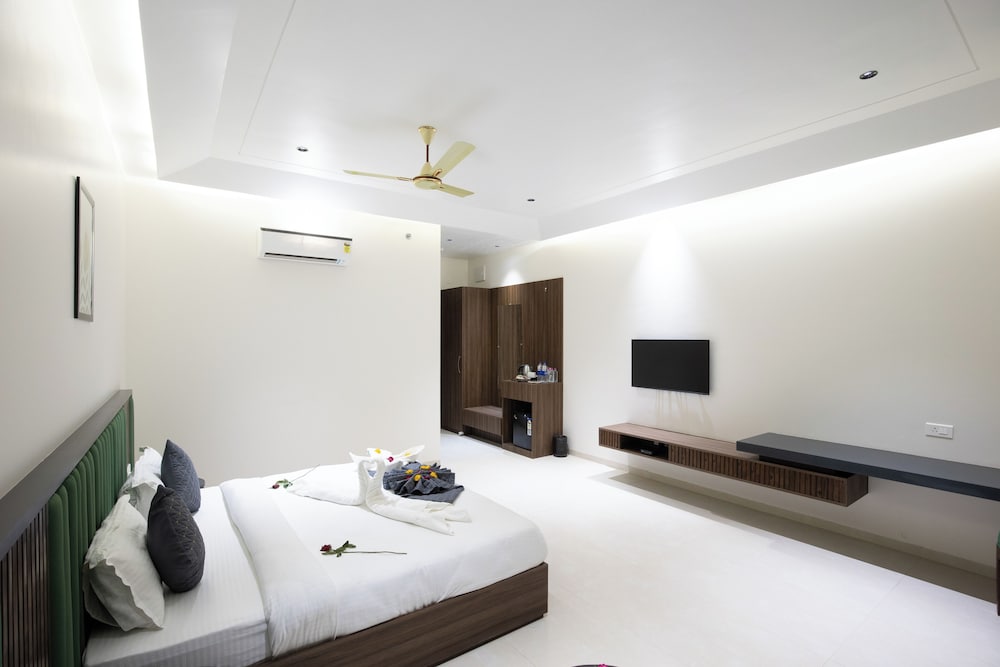 Deluxe Double Room, City View photo 2