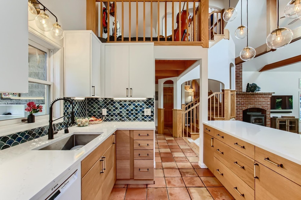 Executive House photo 2