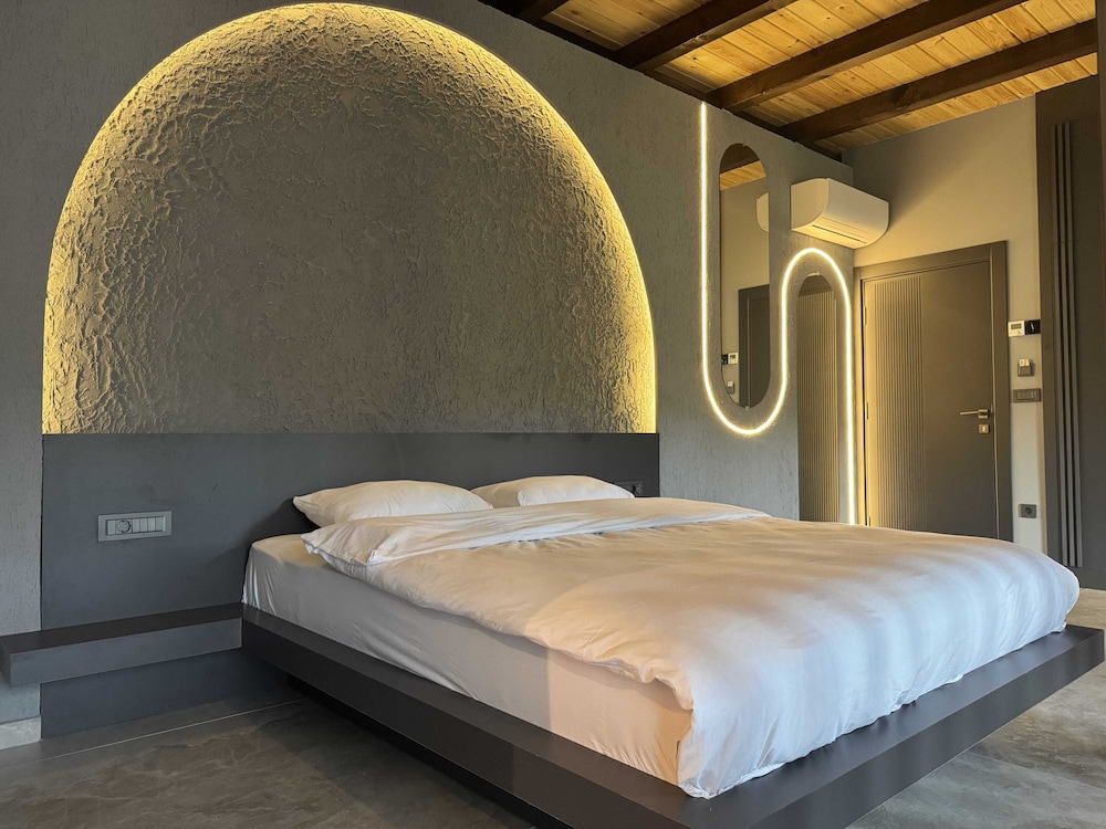 Honeymoon Double Room photo 1