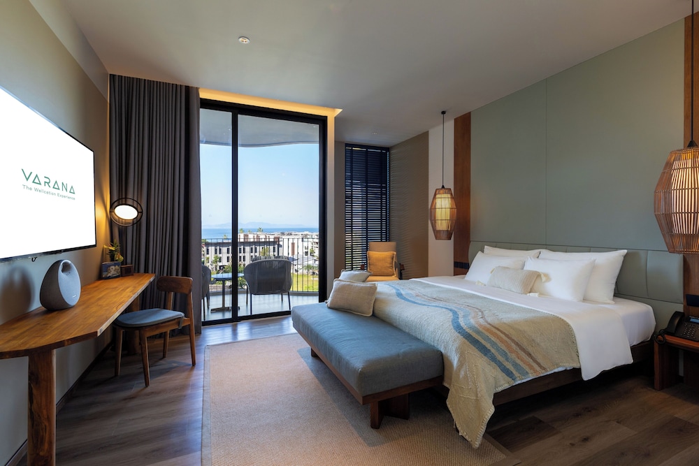 Luxe Ocean View King - Photo 2