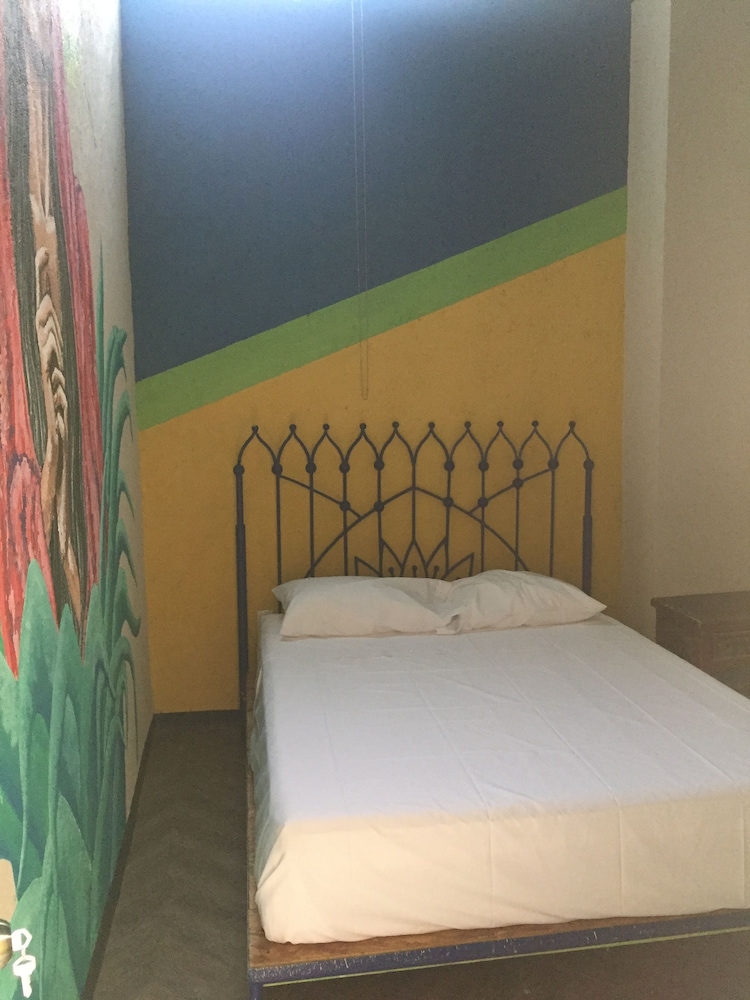 Basic Double Room, 1 Double Bed, Accessible, Shared Bathroom photo 2