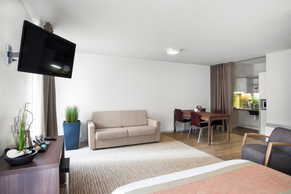 Superior Room, 1 Double Bed with Sofa bed - Photo 7