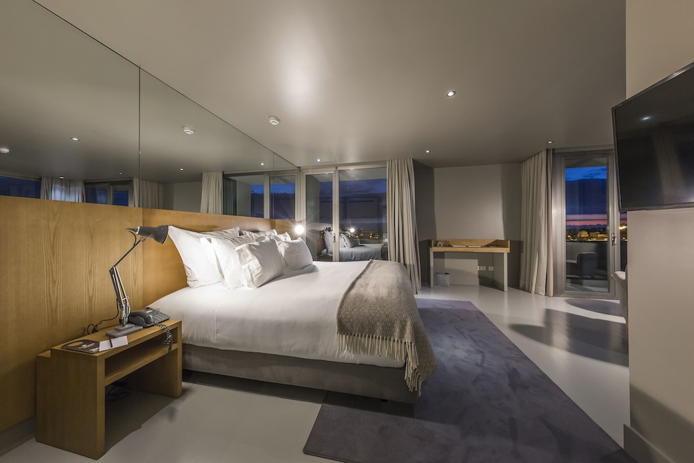Suite - Photo 3