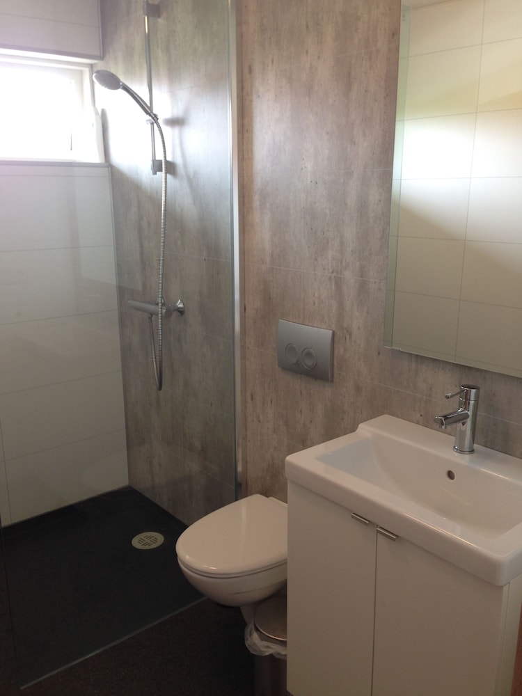 Twin Room, Shared Bathroom photo 2