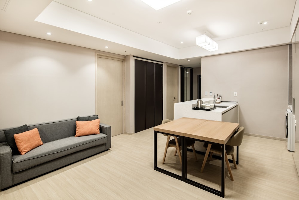 Residence Studio Connecting Suite [Check-out at 12:00, Wellcome Drink]
