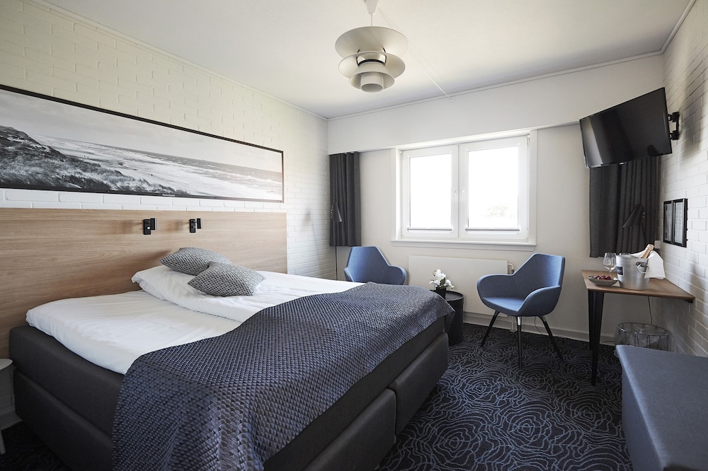 Standard Room, 1 King Bed, Accessible, City View, photo 6