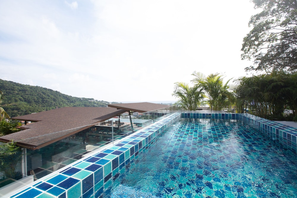Two Bedroom Penthouse with Private Pool and Partial Sea View - Photo 2