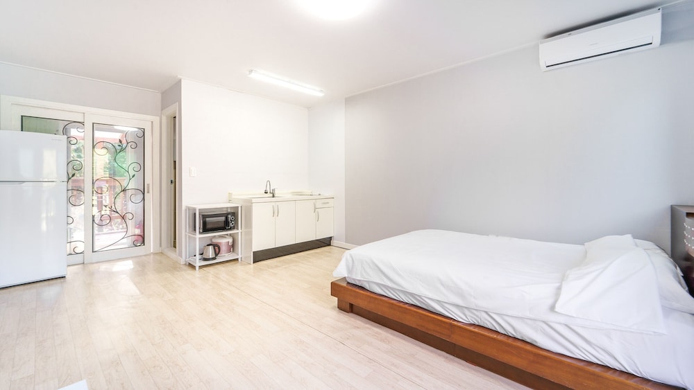 Basic Room, 1 Bedroom (203) photo 3