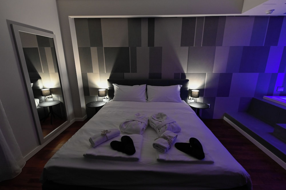 Deluxe Suite, Balcony, City View
