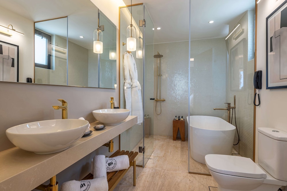 Deluxe Suite, 1 King Bed, Sea View