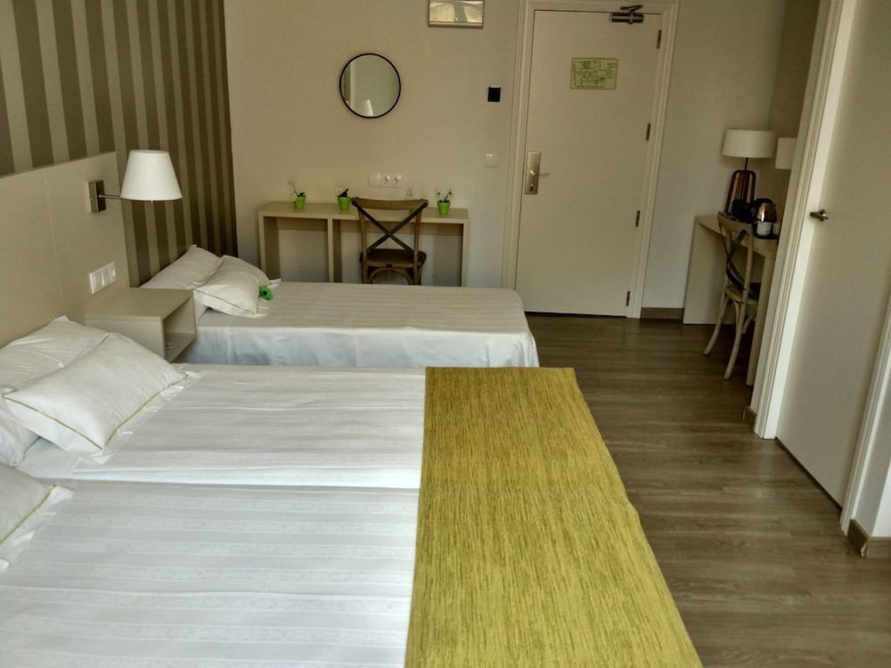 Deluxe Triple Room photo 3