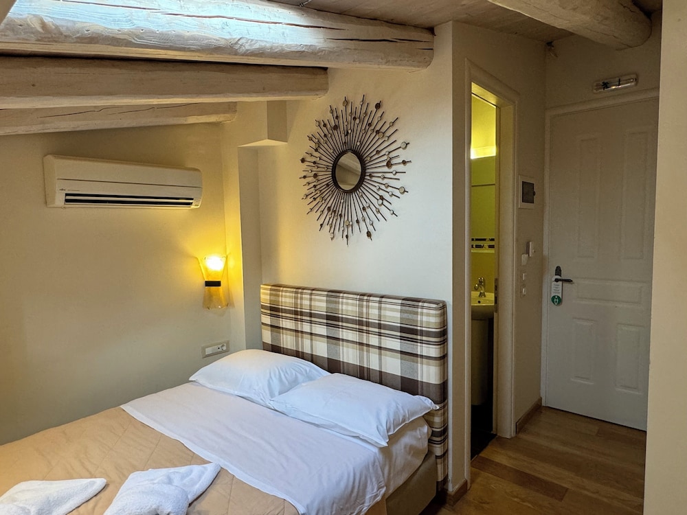 Budget Double Room photo 1