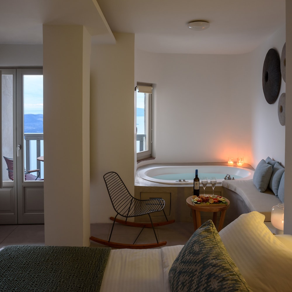 Suite, Jetted Tub, Sea View (Petit) - Photo 23