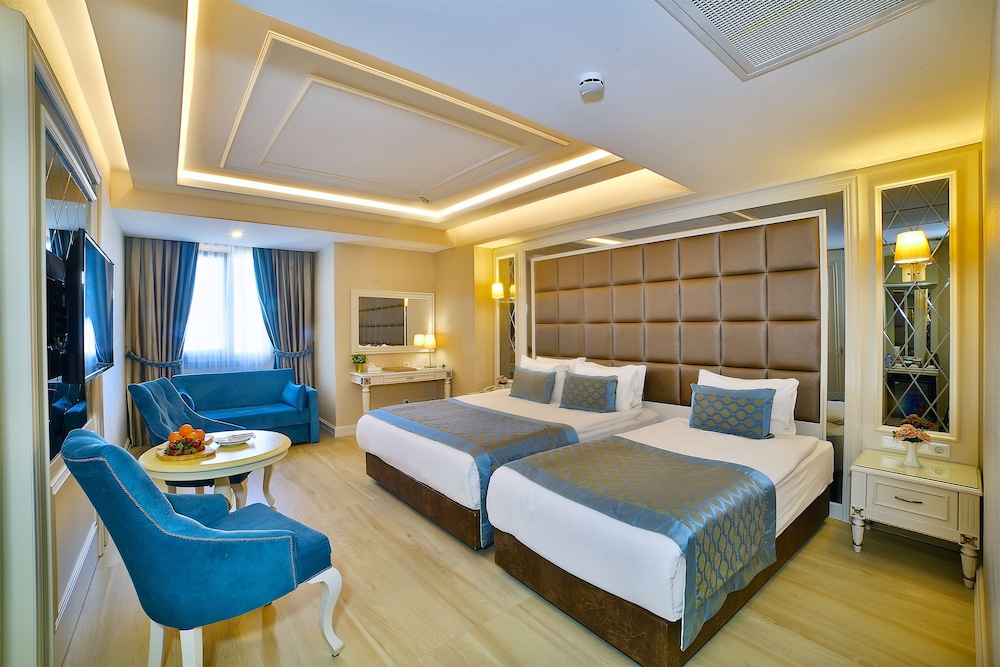 Superior Quadruple Room photo 2